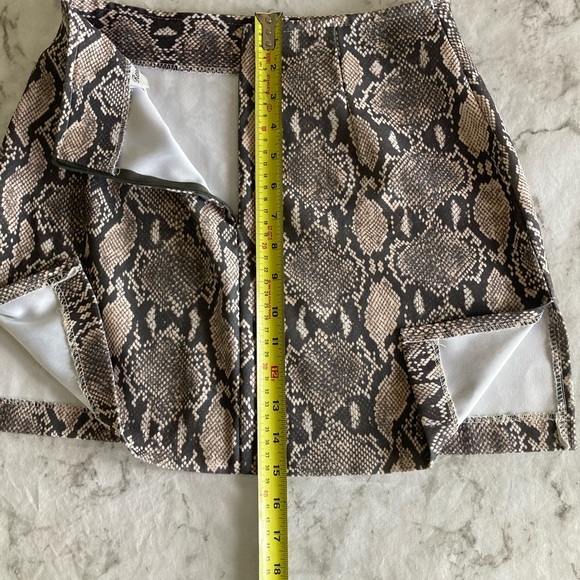 Snake skin look skirt - Picture 6 of 7